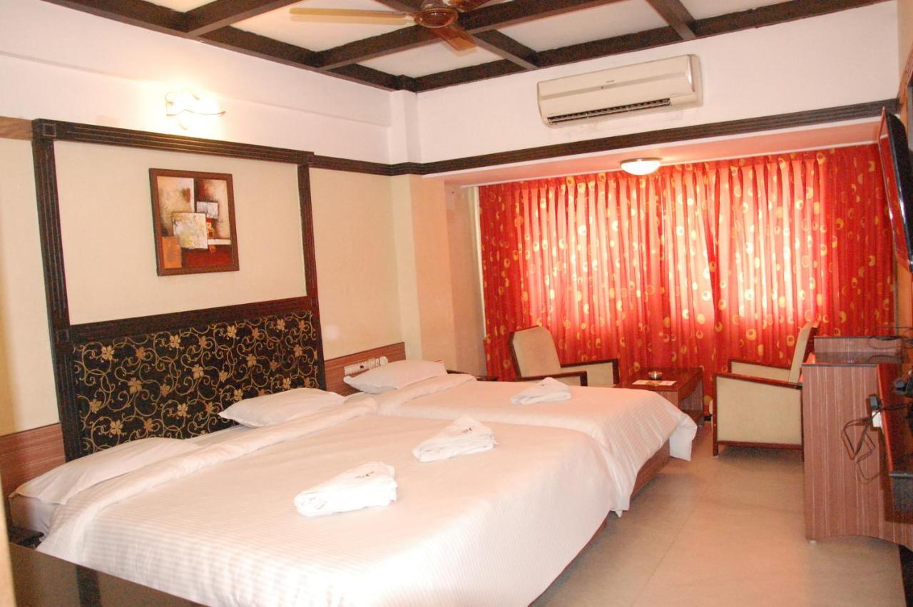 Hotel Blue Star Coimbatore Buitenkant foto