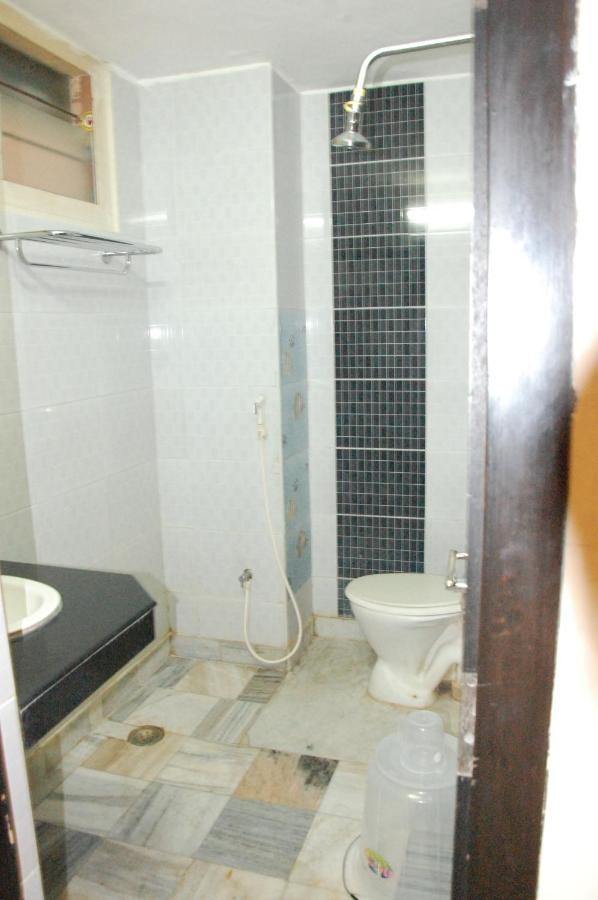 Hotel Blue Star Coimbatore Buitenkant foto