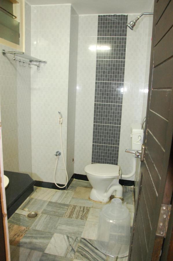 Hotel Blue Star Coimbatore Buitenkant foto