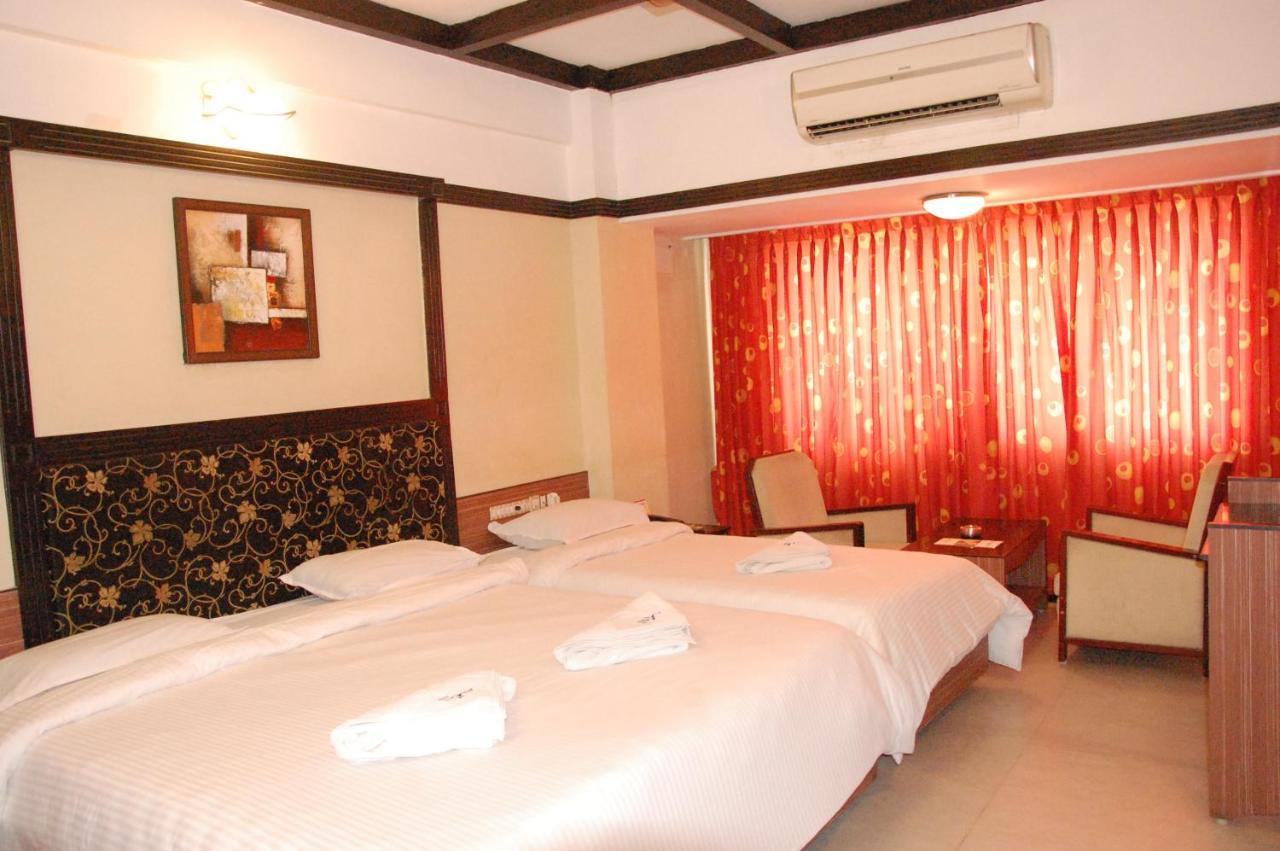 Hotel Blue Star Coimbatore Buitenkant foto