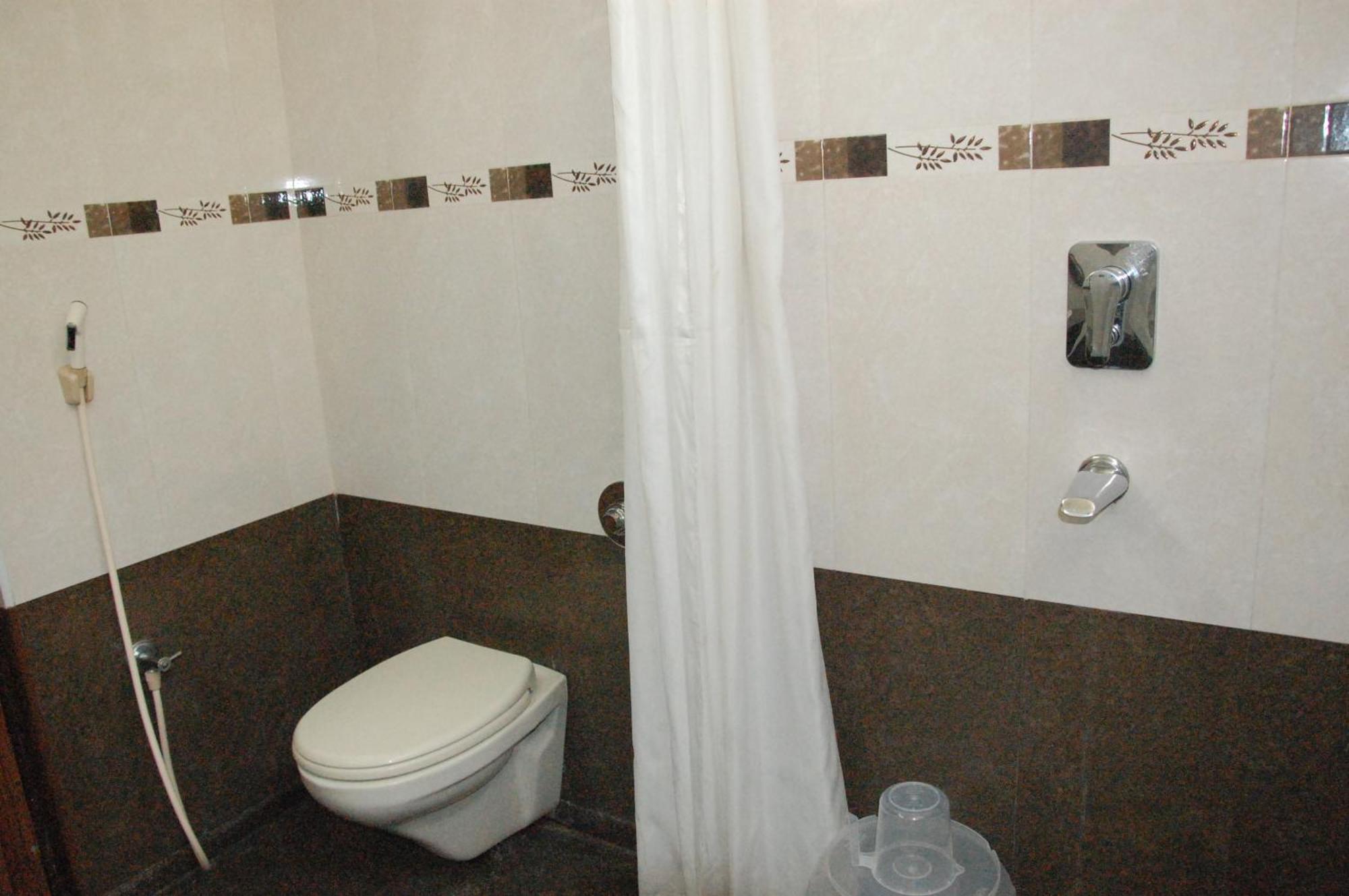 Hotel Blue Star Coimbatore Buitenkant foto