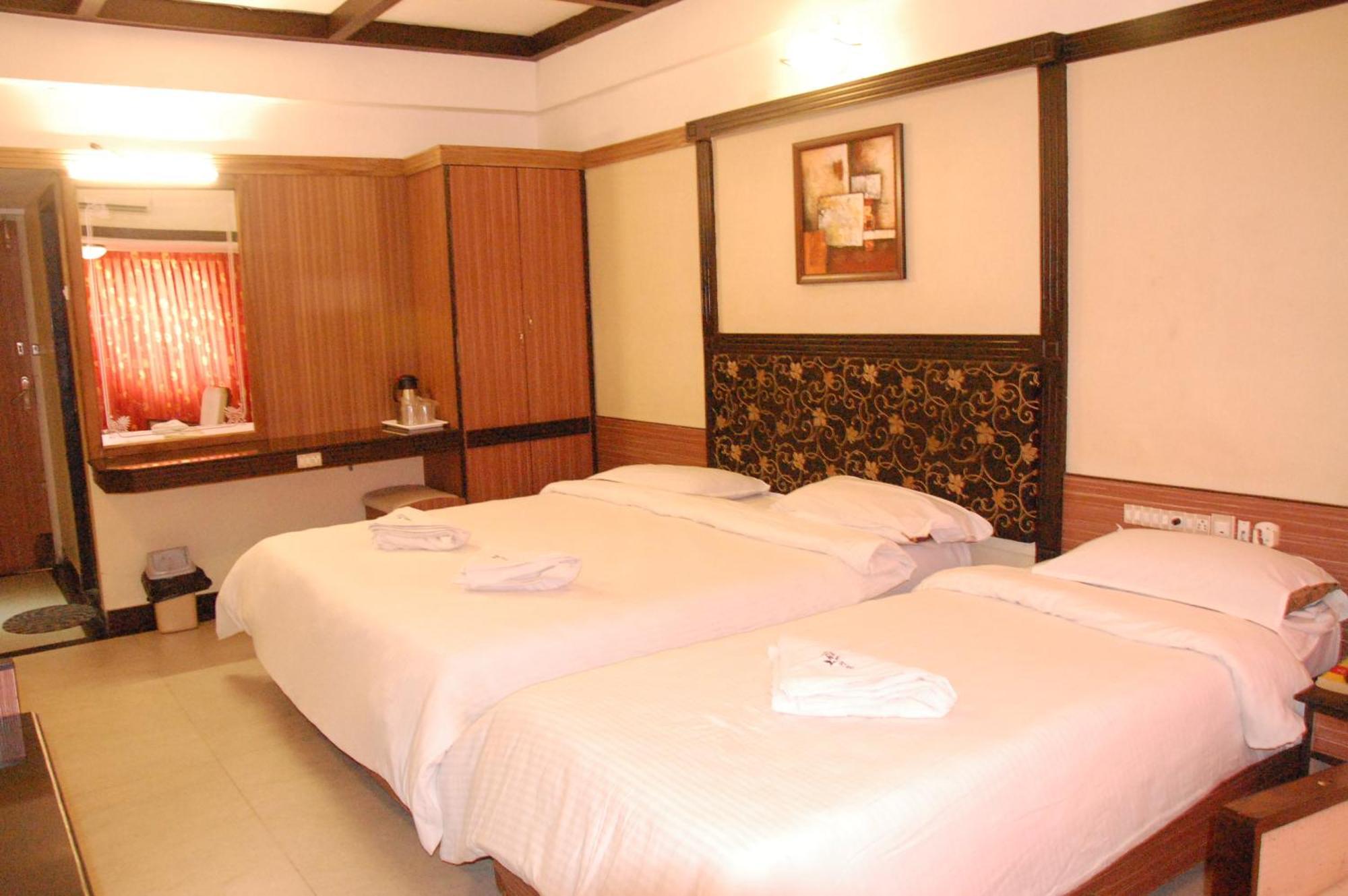 Hotel Blue Star Coimbatore Buitenkant foto